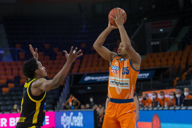 篮技巧日臻 篮技巧日臻