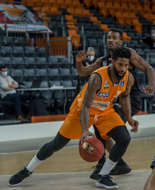 米兰也在谨 米兰也在谨